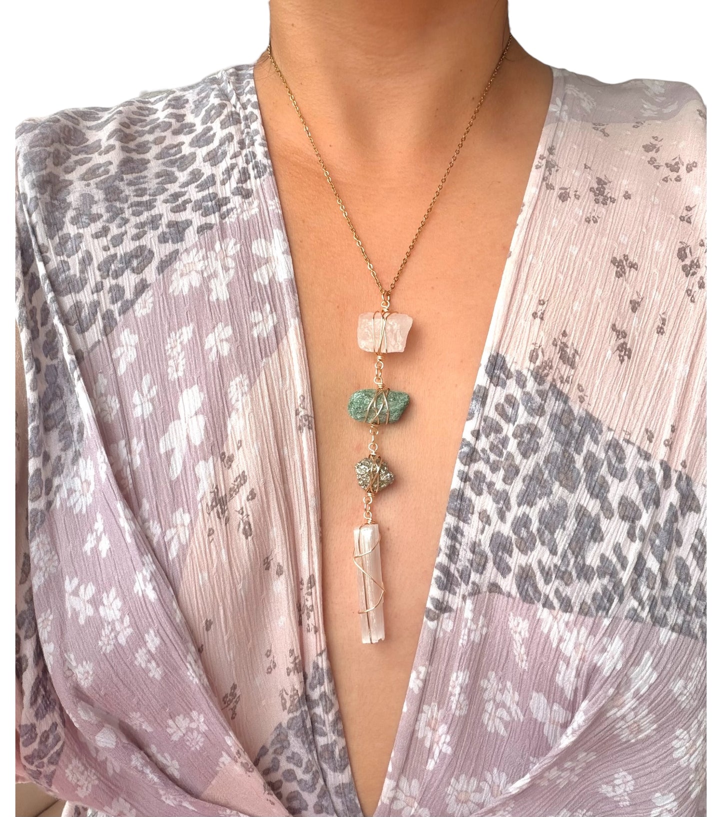Collar de piedras engarzadas💫