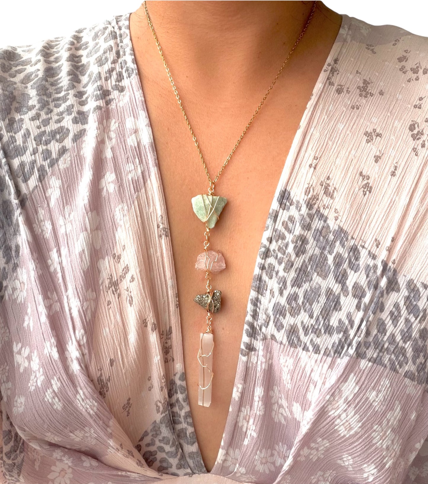 Collar de piedras engarzadas💫